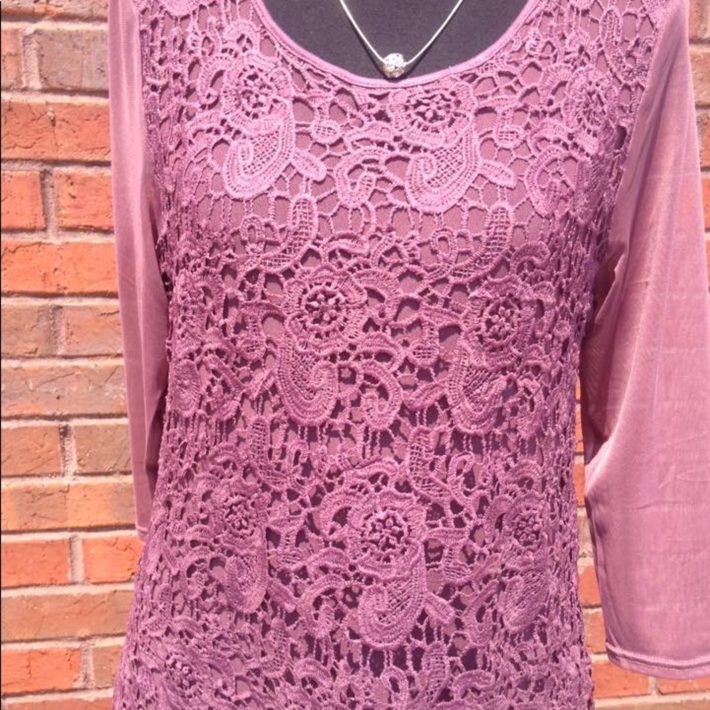 Top - Picture 2 of 2